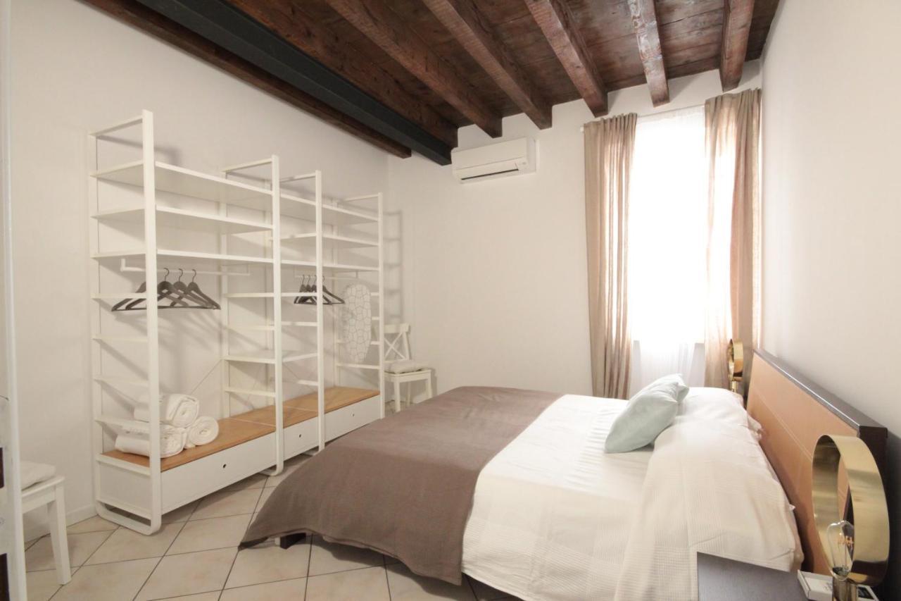 INTERNO 4 - central cozy new flat Desenzano del Garda Zewnętrze zdjęcie