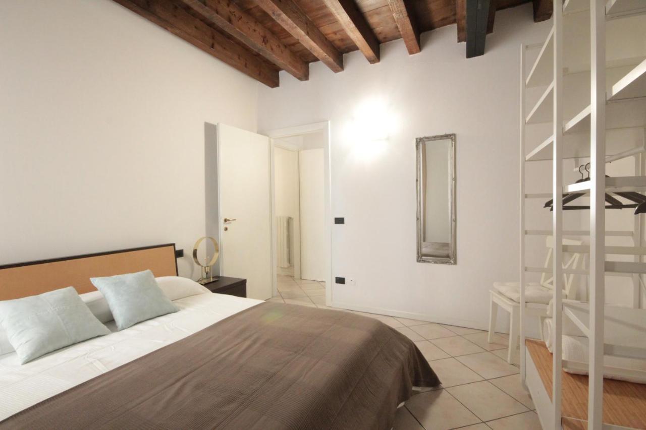 INTERNO 4 - central cozy new flat Desenzano del Garda Zewnętrze zdjęcie
