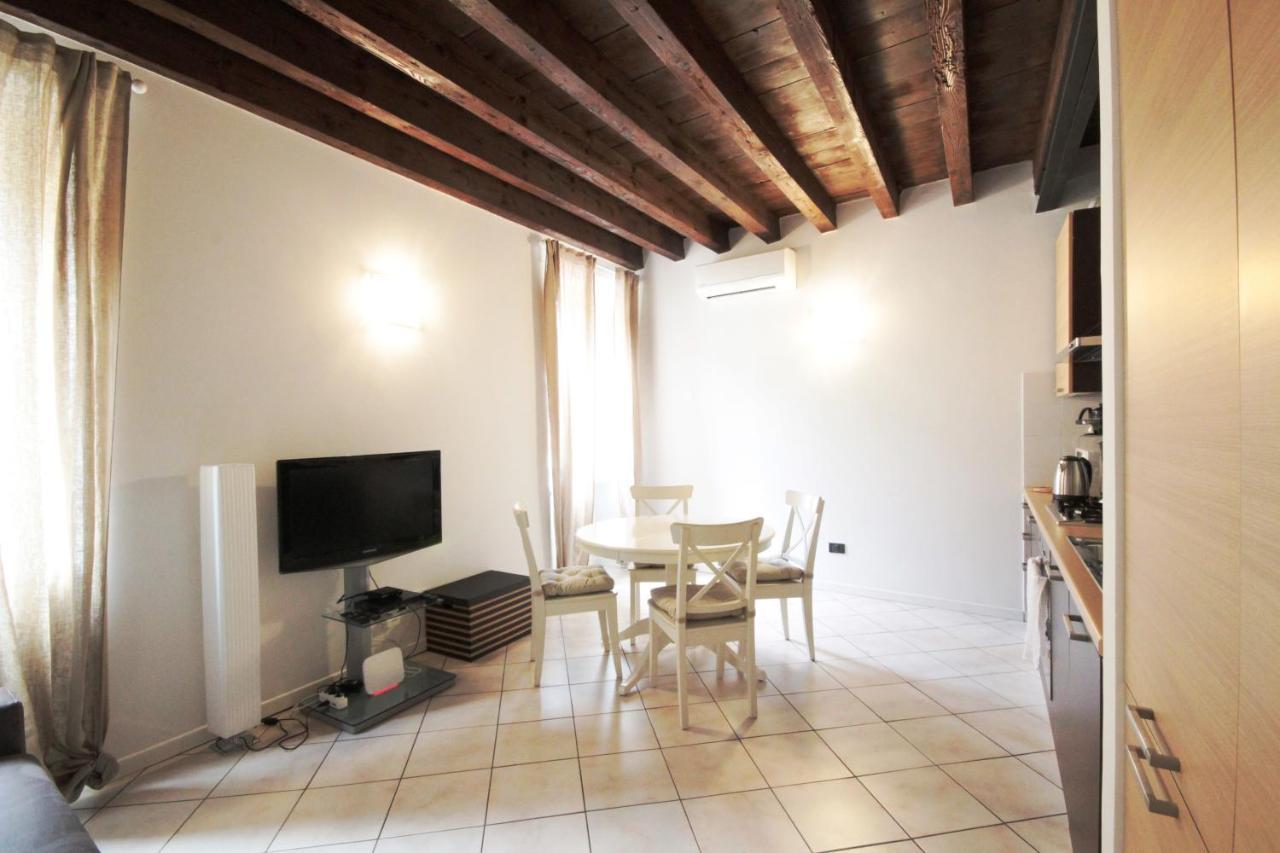 INTERNO 4 - central cozy new flat Desenzano del Garda Zewnętrze zdjęcie